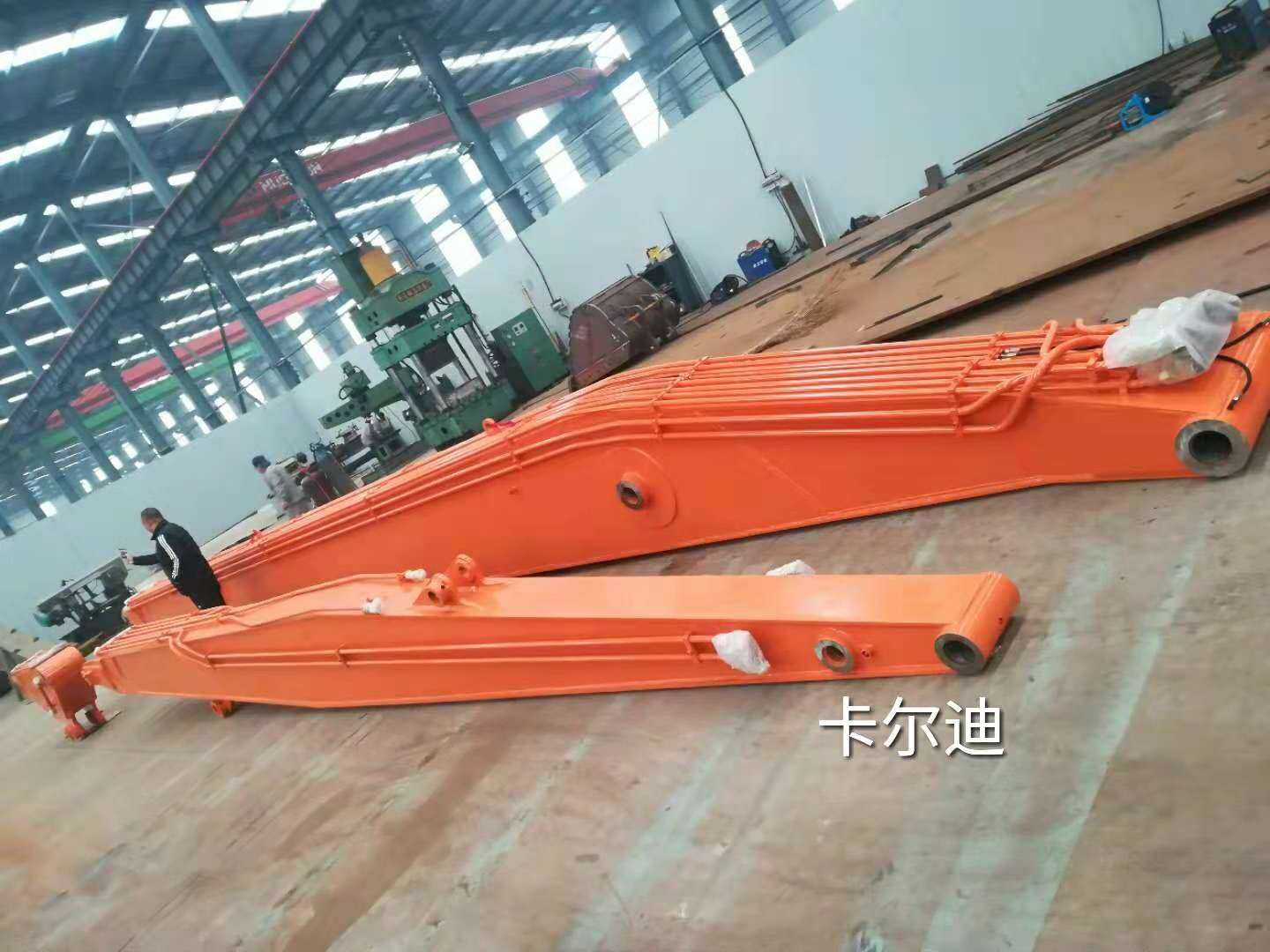 Долгодоступные бумы для экскаваторов Hitachi Долгодоступные бумы для экскаваторов Hitachi